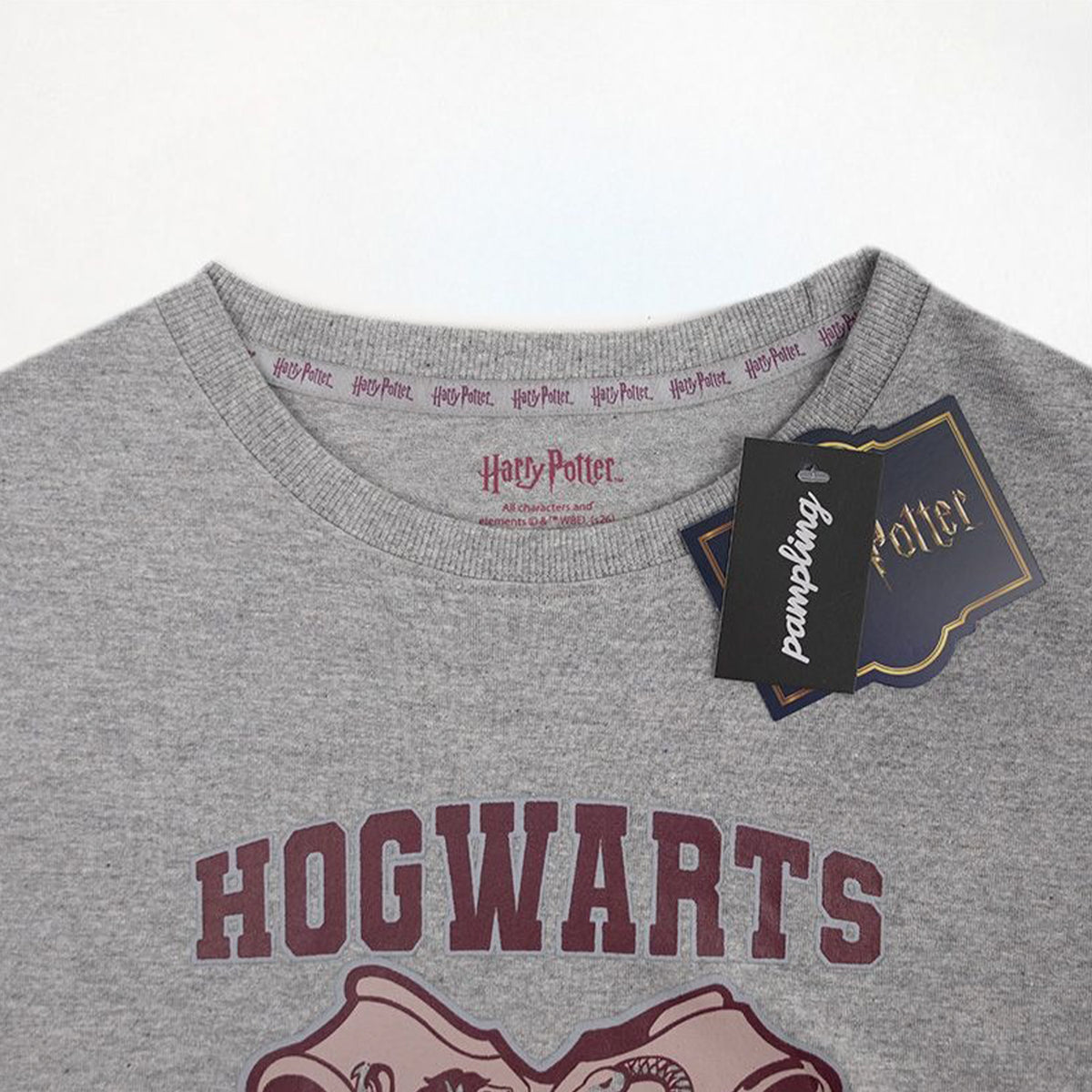 Camiseta manga corta con licencia Harry Potter Hogwarts Crest